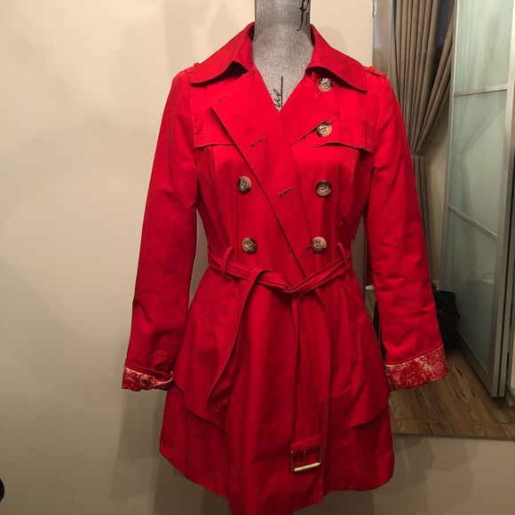 Red coat - Picture 1 of 1